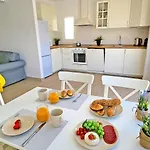 Ocean Sounds 1 Apartment *